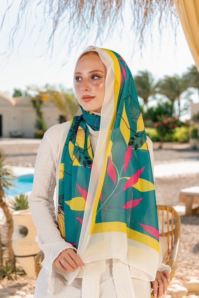 Chiffon scarf printed with beautiful colors